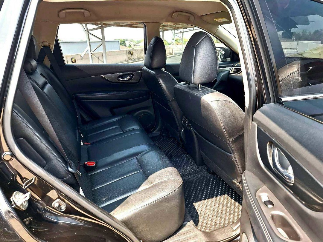 2017 Nissan X-trail สีดำ (รูปที่ 13)