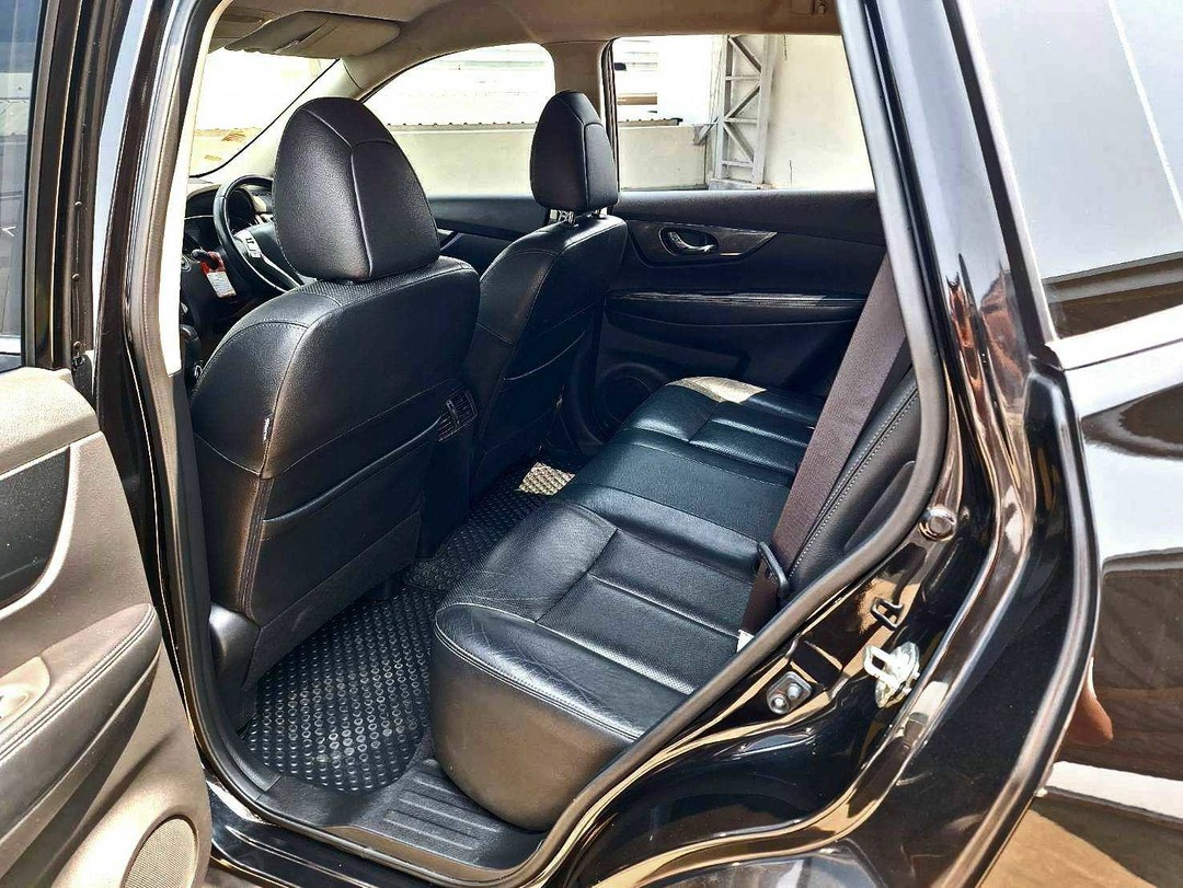 2017 Nissan X-trail สีดำ (รูปที่ 14)