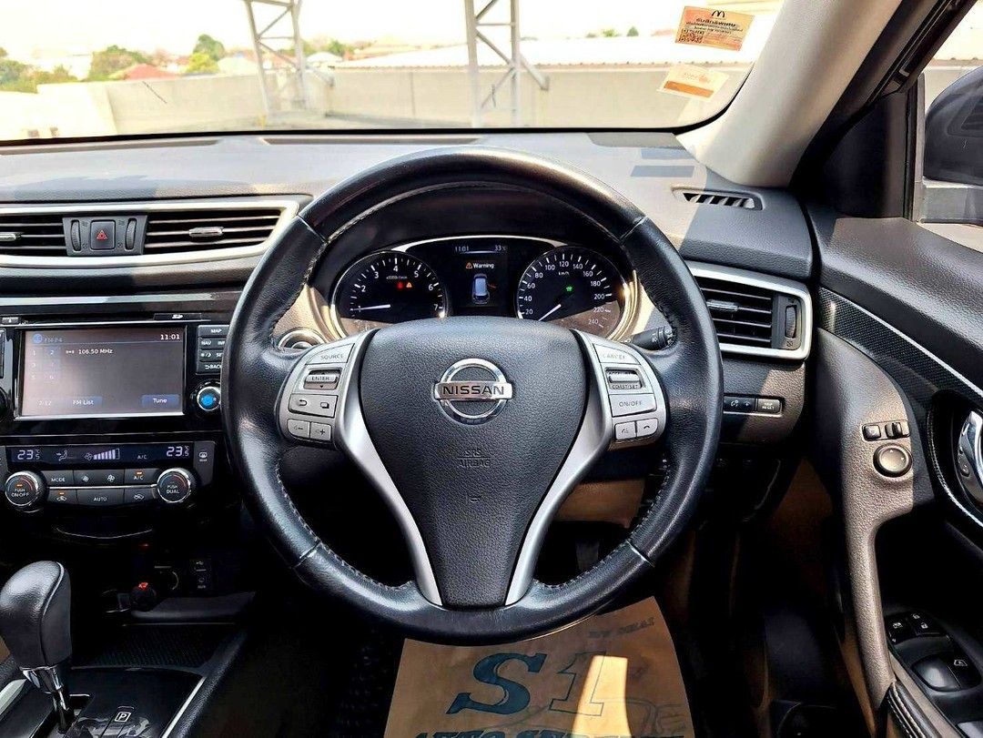 2017 Nissan X-trail สีดำ (รูปที่ 8)