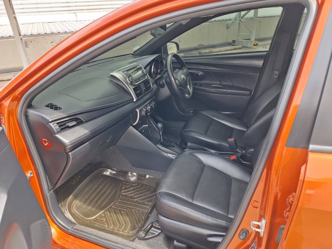 2013 Toyota Yaris สีส้ม (รูปที่ 13)