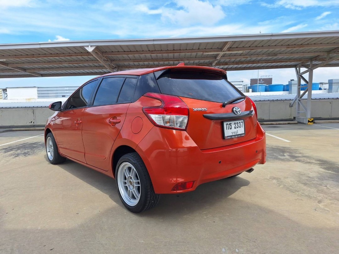 2013 Toyota Yaris สีส้ม (รูปที่ 5)