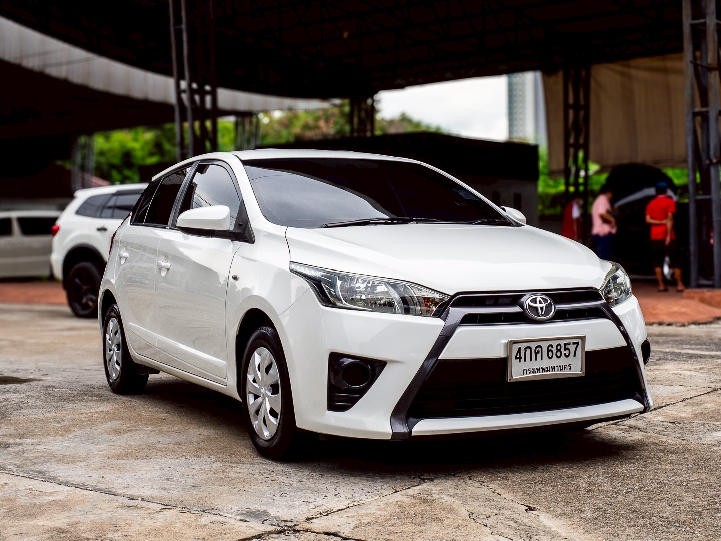 2015 Toyota Yaris สีขาว