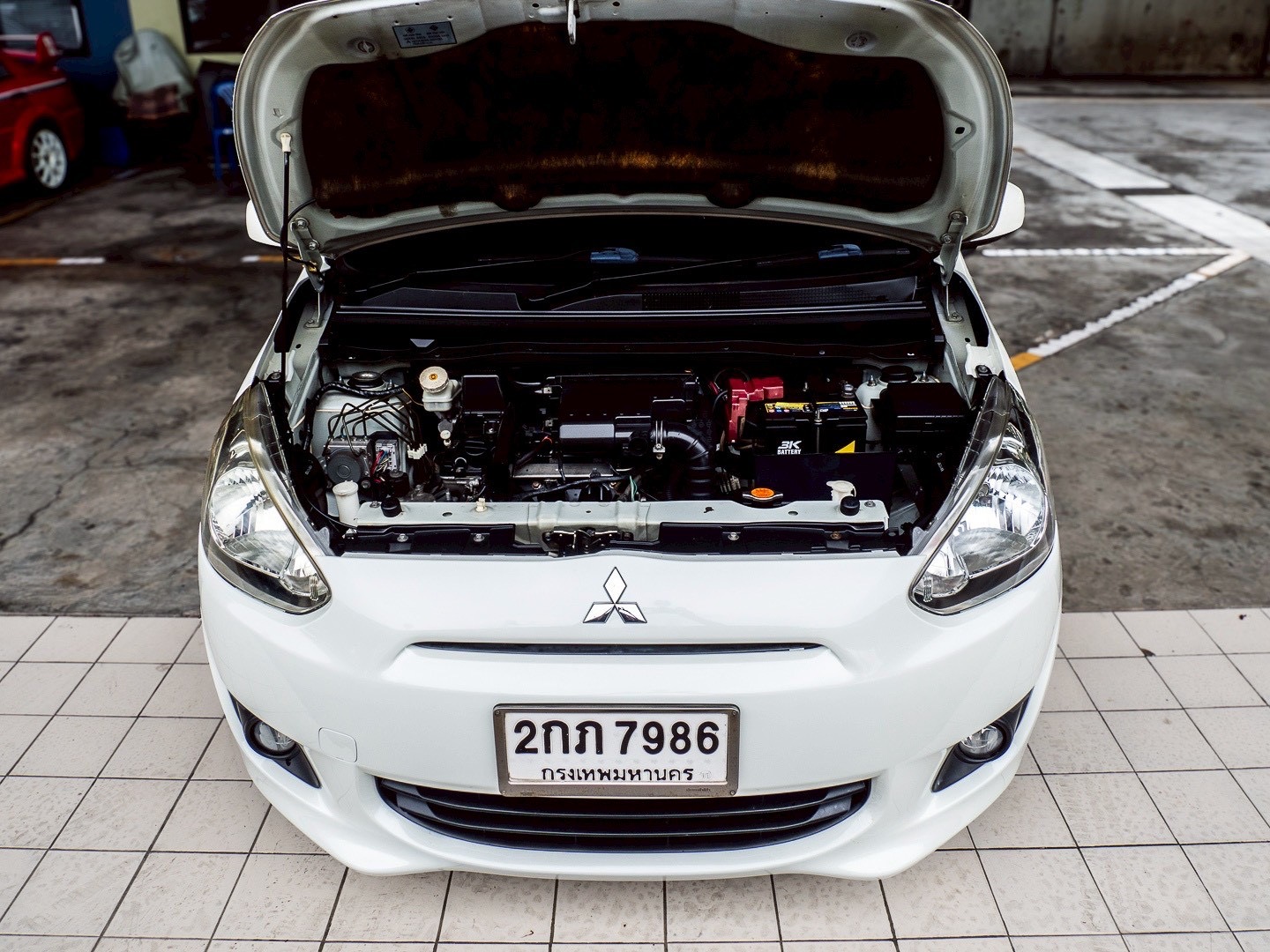2013 Mitsubishi Mirage สีขาว (รูปที่ 2)