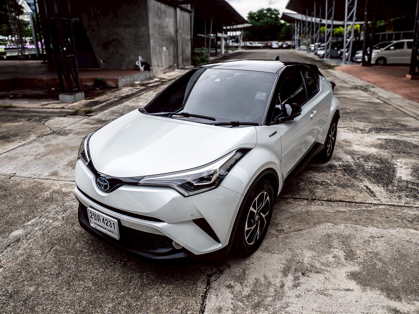 2021 Toyota C-HR สีขาว (รูปที่ 14)