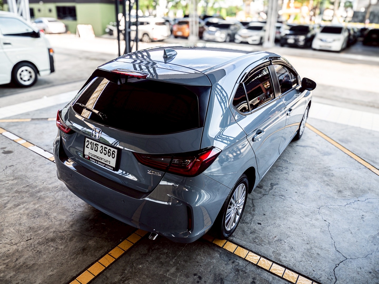 2021 Honda City Hatchback สีเทา (รูปที่ 16)
