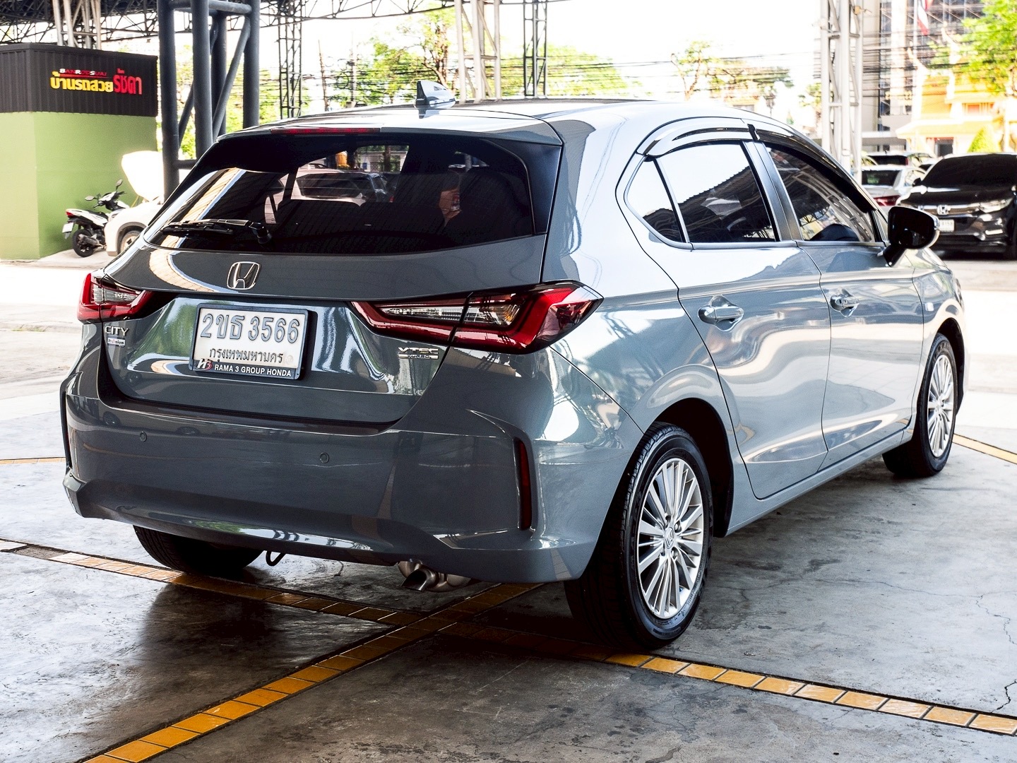2021 Honda City Hatchback สีเทา (รูปที่ 7)