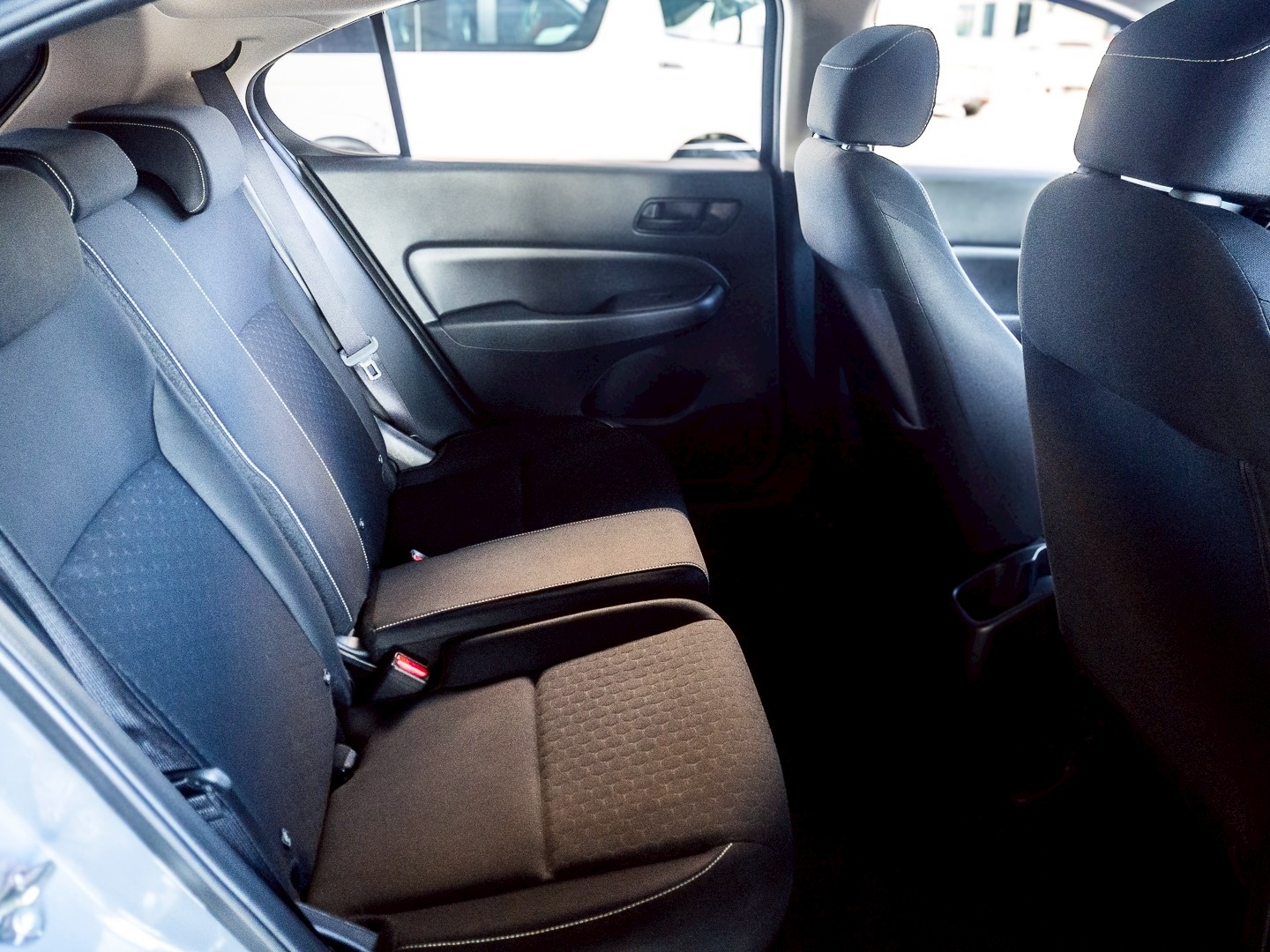2021 Honda City Hatchback สีเทา (รูปที่ 11)