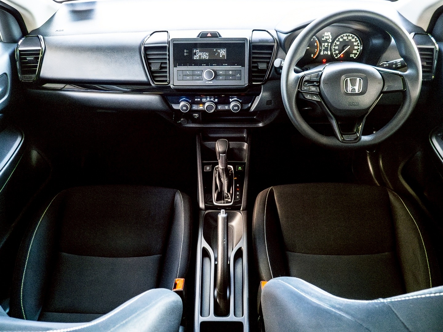 2021 Honda City Hatchback สีเทา (รูปที่ 13)
