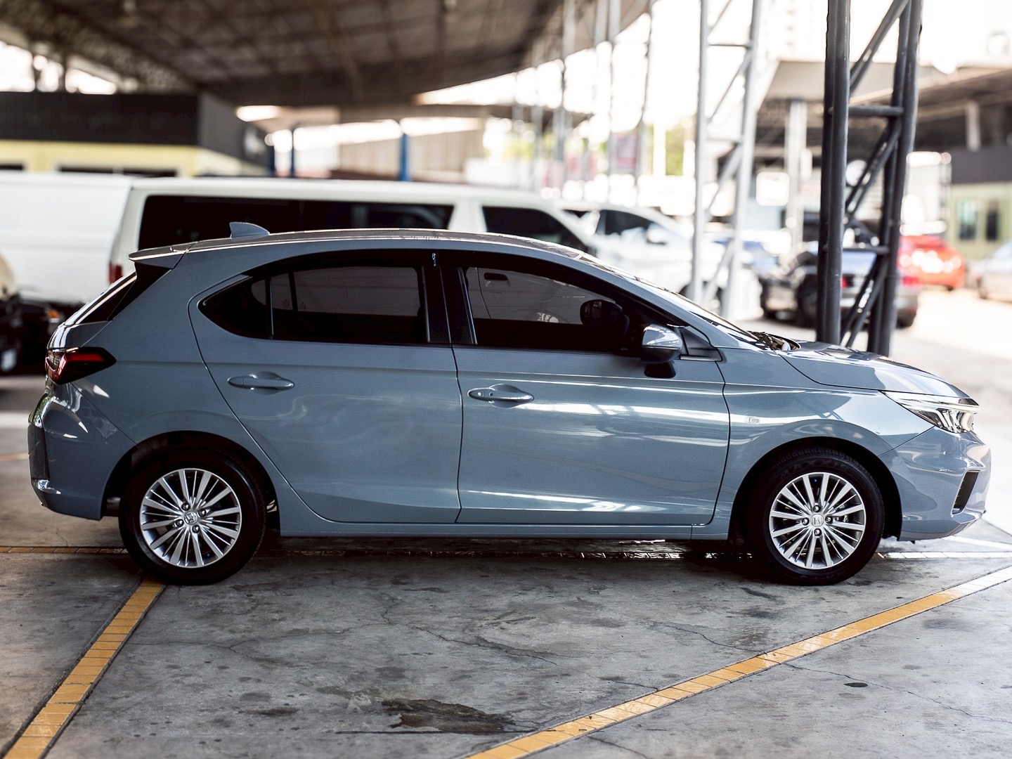 2021 Honda City Hatchback สีเทา (รูปที่ 18)