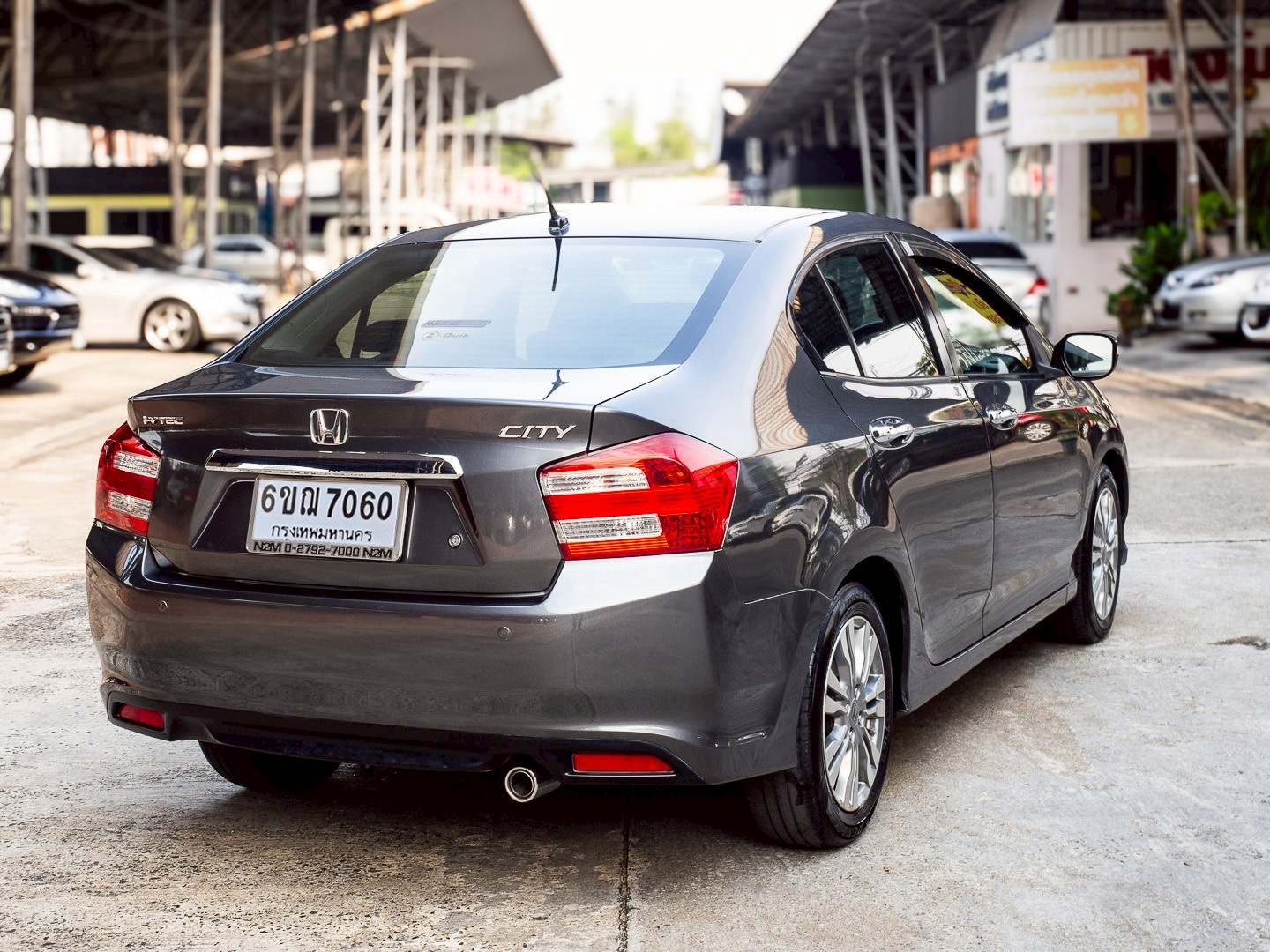2011 Honda City สีเทา (รูปที่ 5)