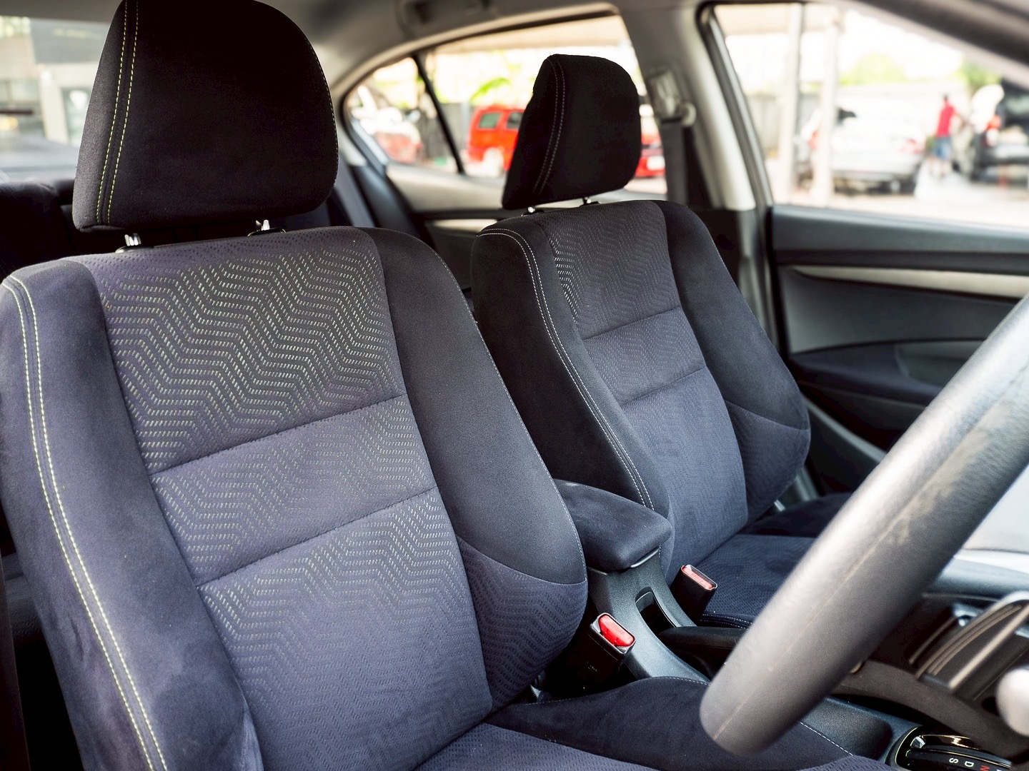 2011 Honda City สีเทา (รูปที่ 8)