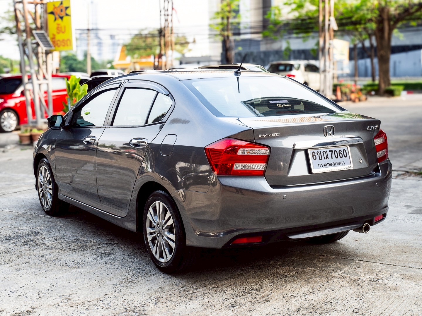2011 Honda City สีเทา (รูปที่ 3)