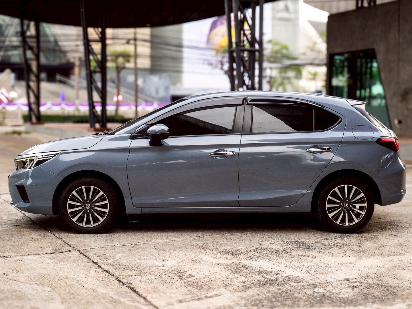 2023 Honda City Hatchback สีเทา (รูปที่ 5)