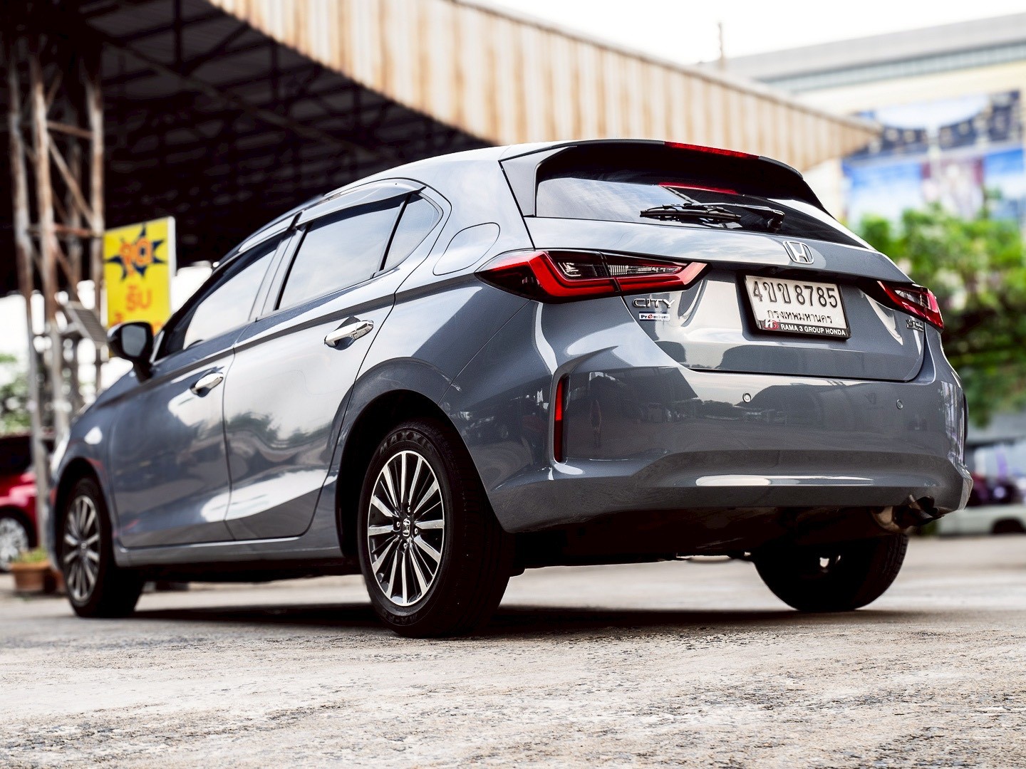 2023 Honda City Hatchback สีเทา (รูปที่ 6)