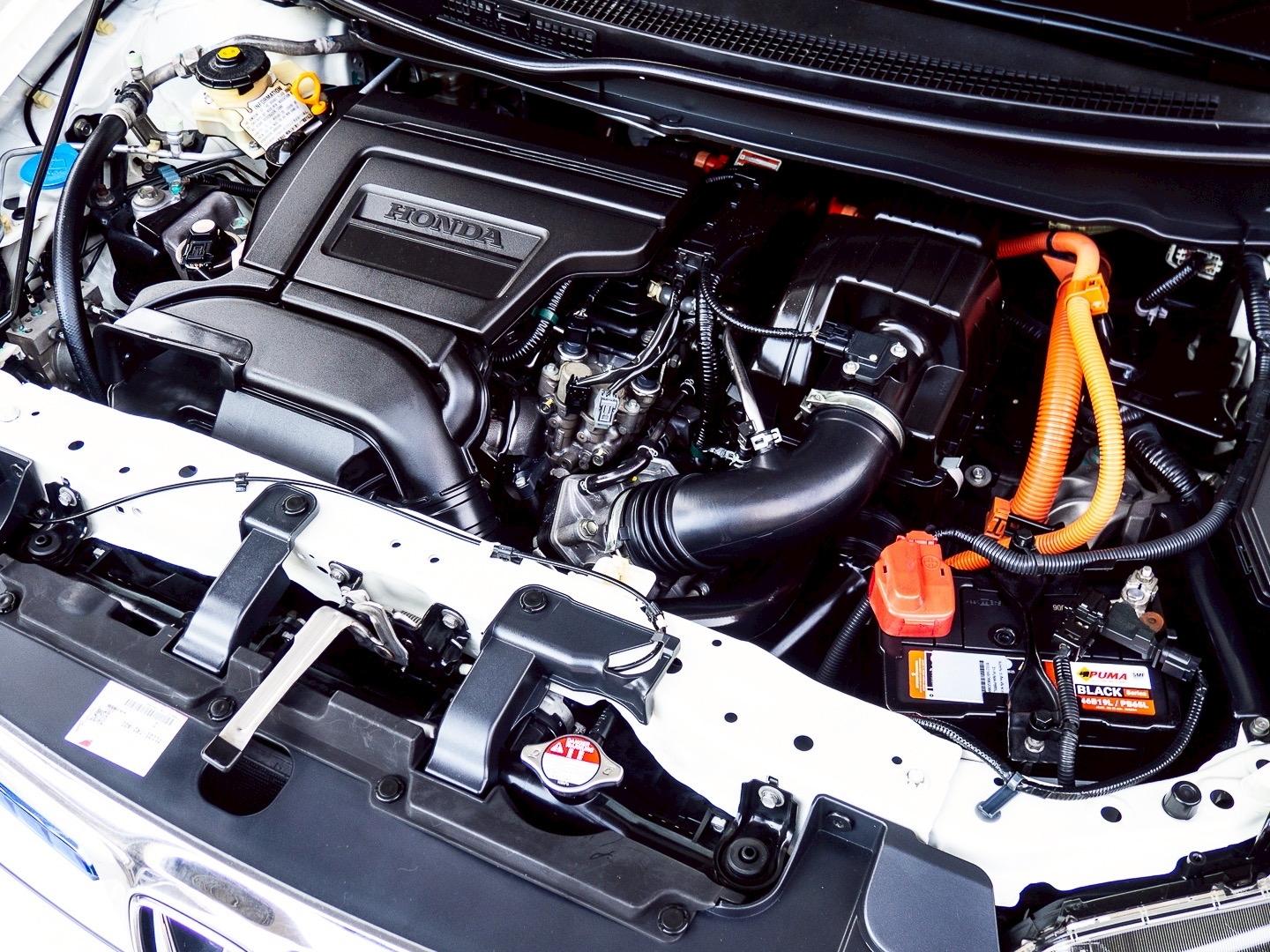 2013 Honda Civic FB สีขาว (รูปที่ 18)