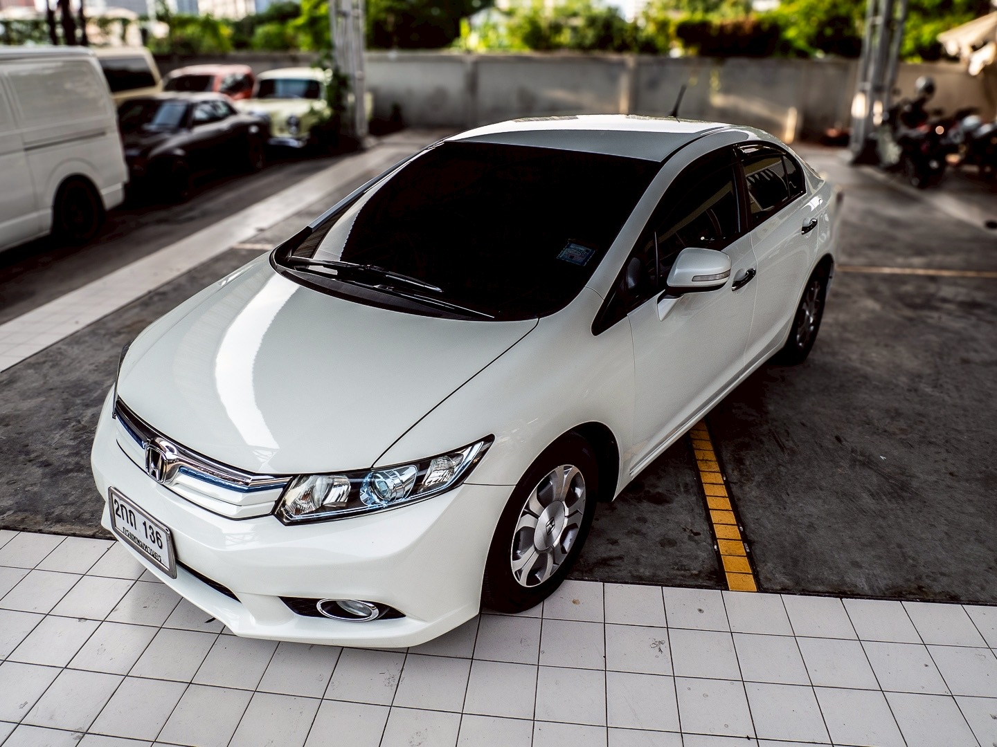 2013 Honda Civic FB สีขาว (รูปที่ 14)