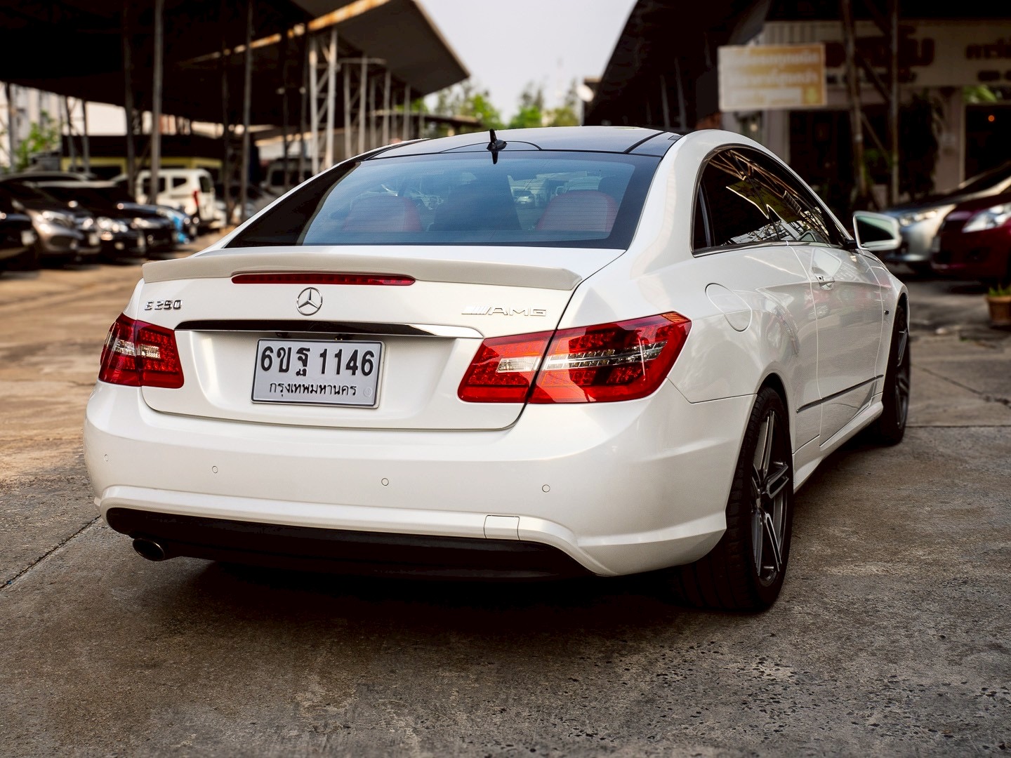 2012 Mercedes-Benz E-Class Coupe E200 สีขาว (รูปที่ 7)