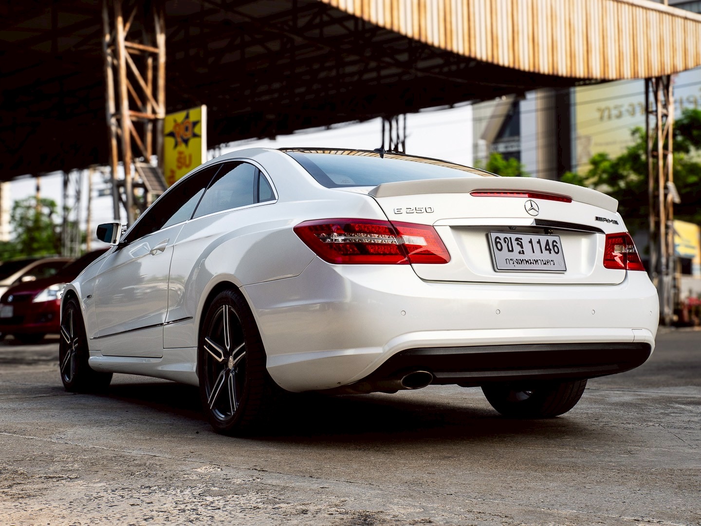 2012 Mercedes-Benz E-Class Coupe E200 สีขาว (รูปที่ 17)