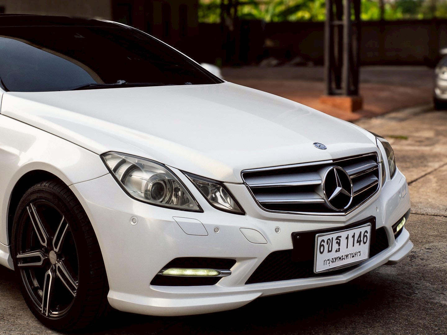 2012 Mercedes-Benz E-Class Coupe E200 สีขาว (รูปที่ 14)