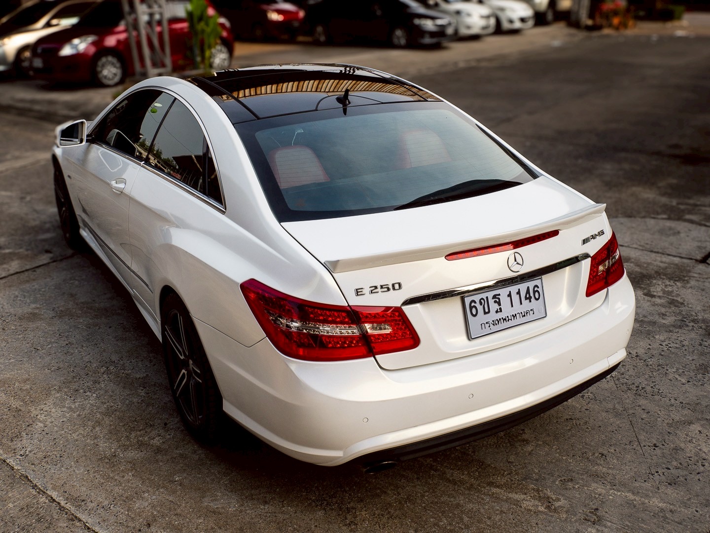 2012 Mercedes-Benz E-Class Coupe E200 สีขาว (รูปที่ 16)