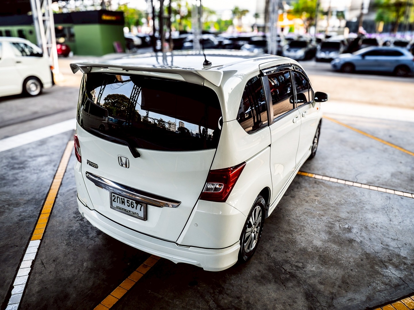 2014 Honda Freed สีขาว (รูปที่ 16)