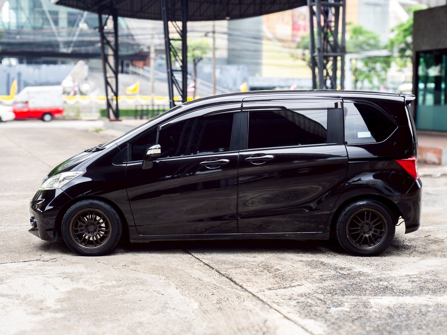 2014 Honda Freed สีน้ำตาล (รูปที่ 3)