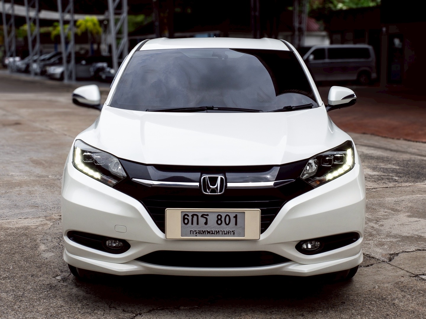 2017 Honda HR-V สีขาว (รูปที่ 2)
