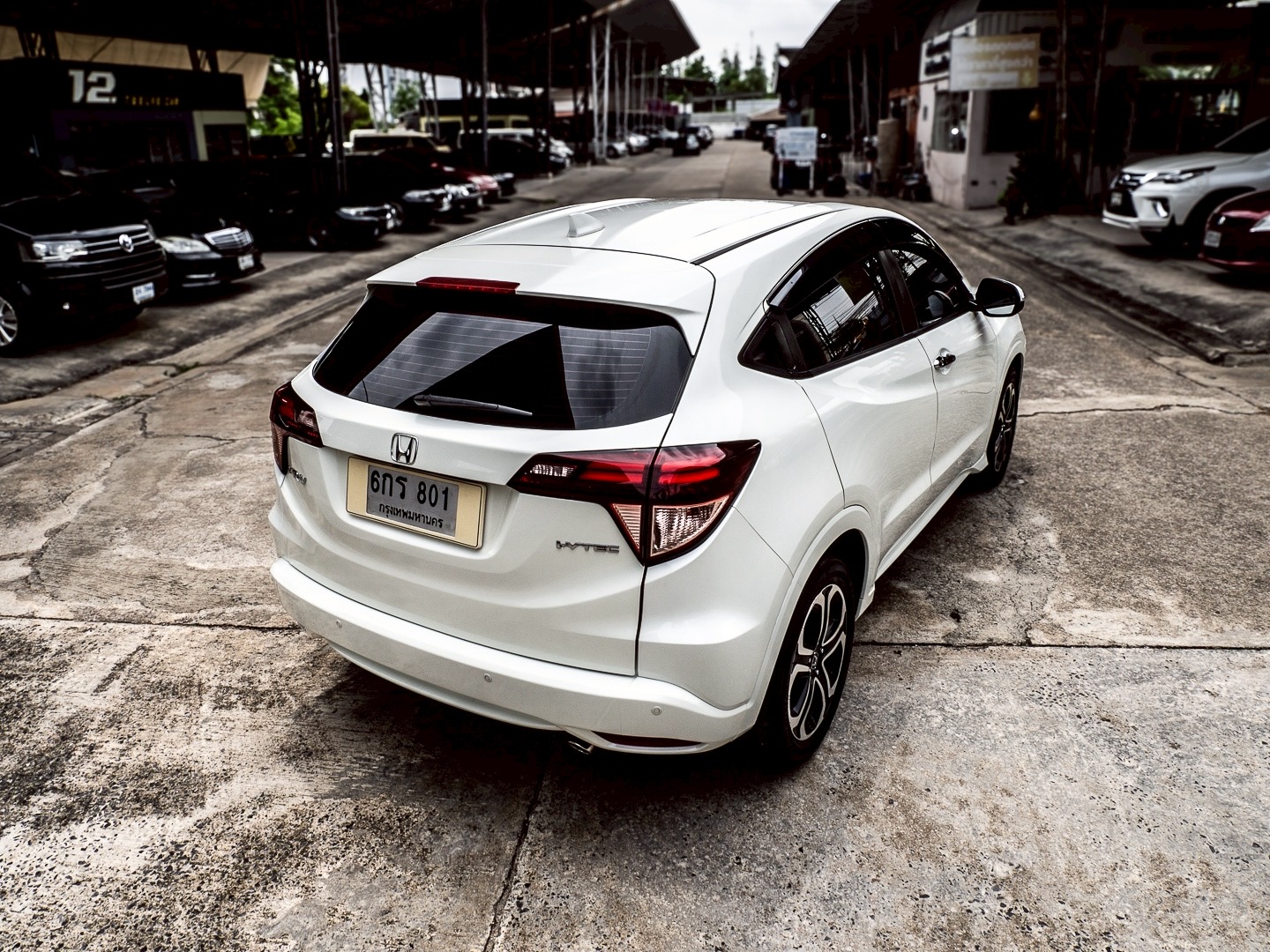 2017 Honda HR-V สีขาว (รูปที่ 15)