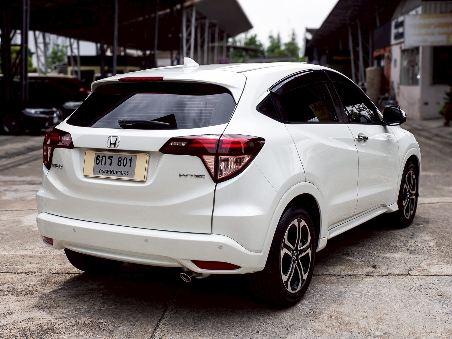 2017 Honda HR-V สีขาว (รูปที่ 6)