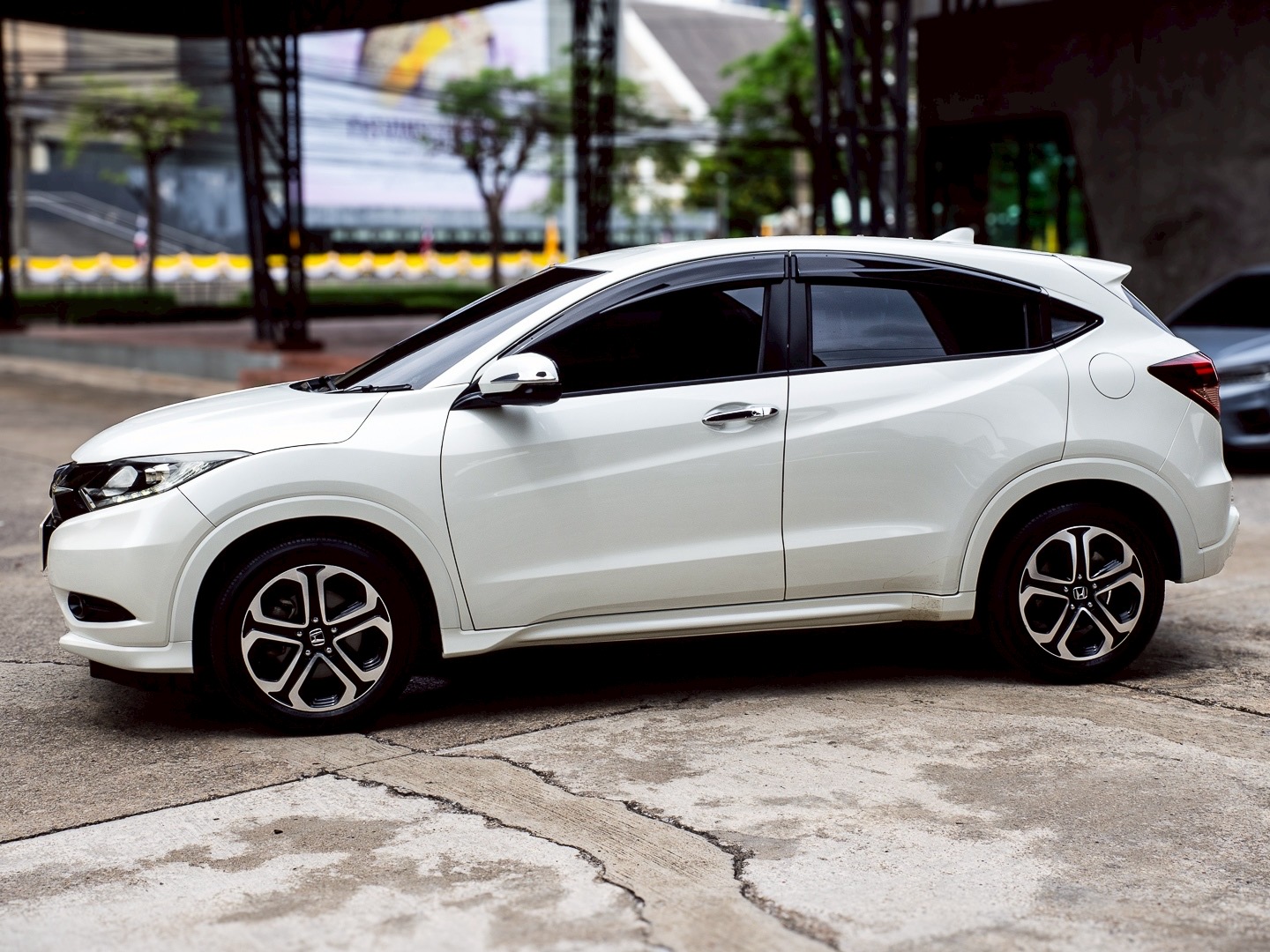 2017 Honda HR-V สีขาว (รูปที่ 3)
