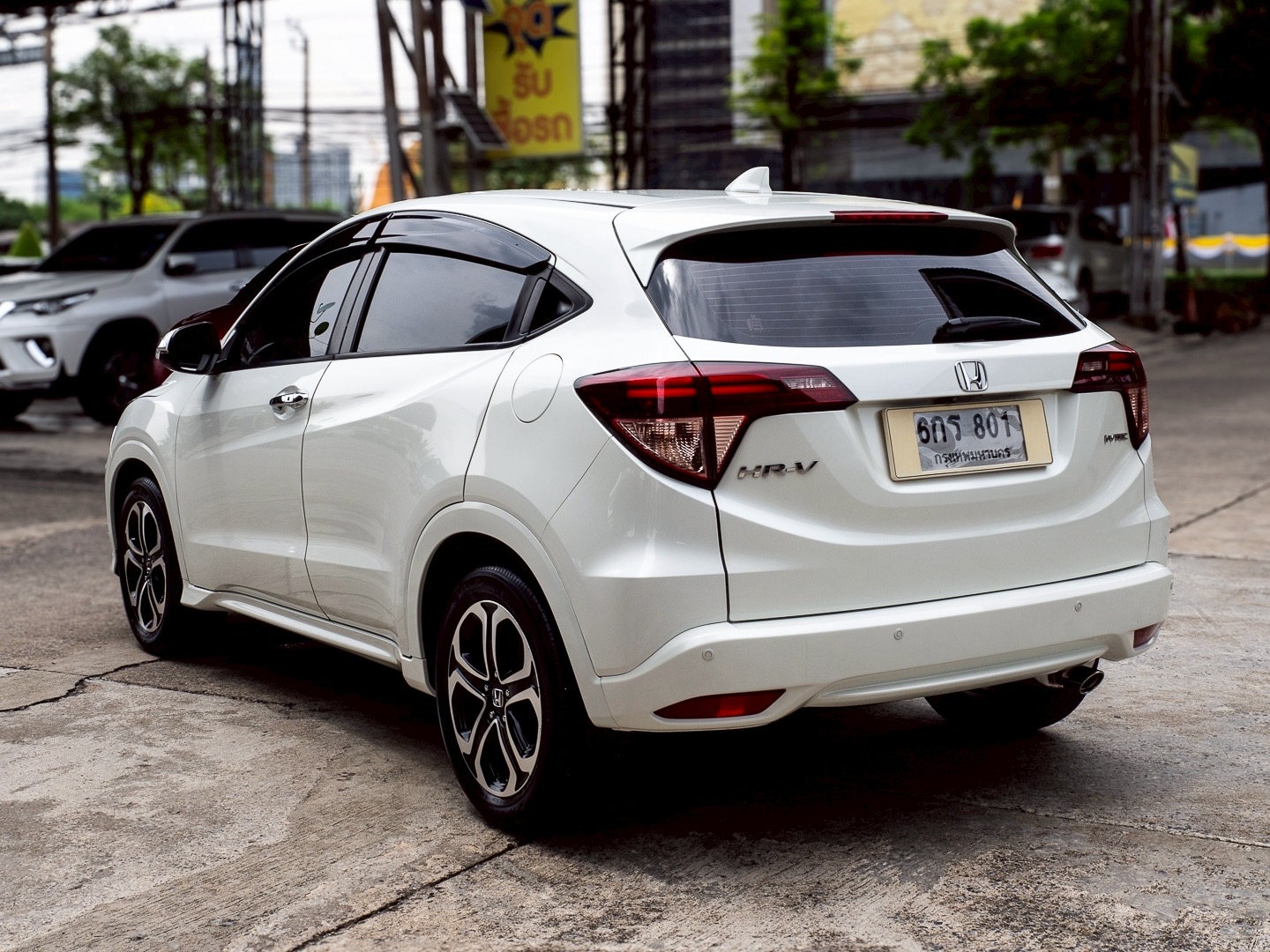 2017 Honda HR-V สีขาว (รูปที่ 4)
