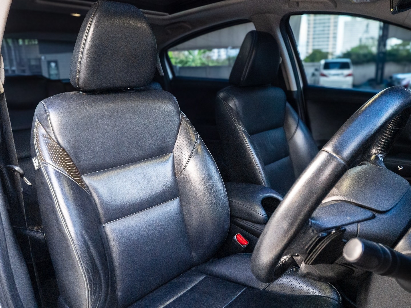 2016 Honda HR-V สีขาว (รูปที่ 8)