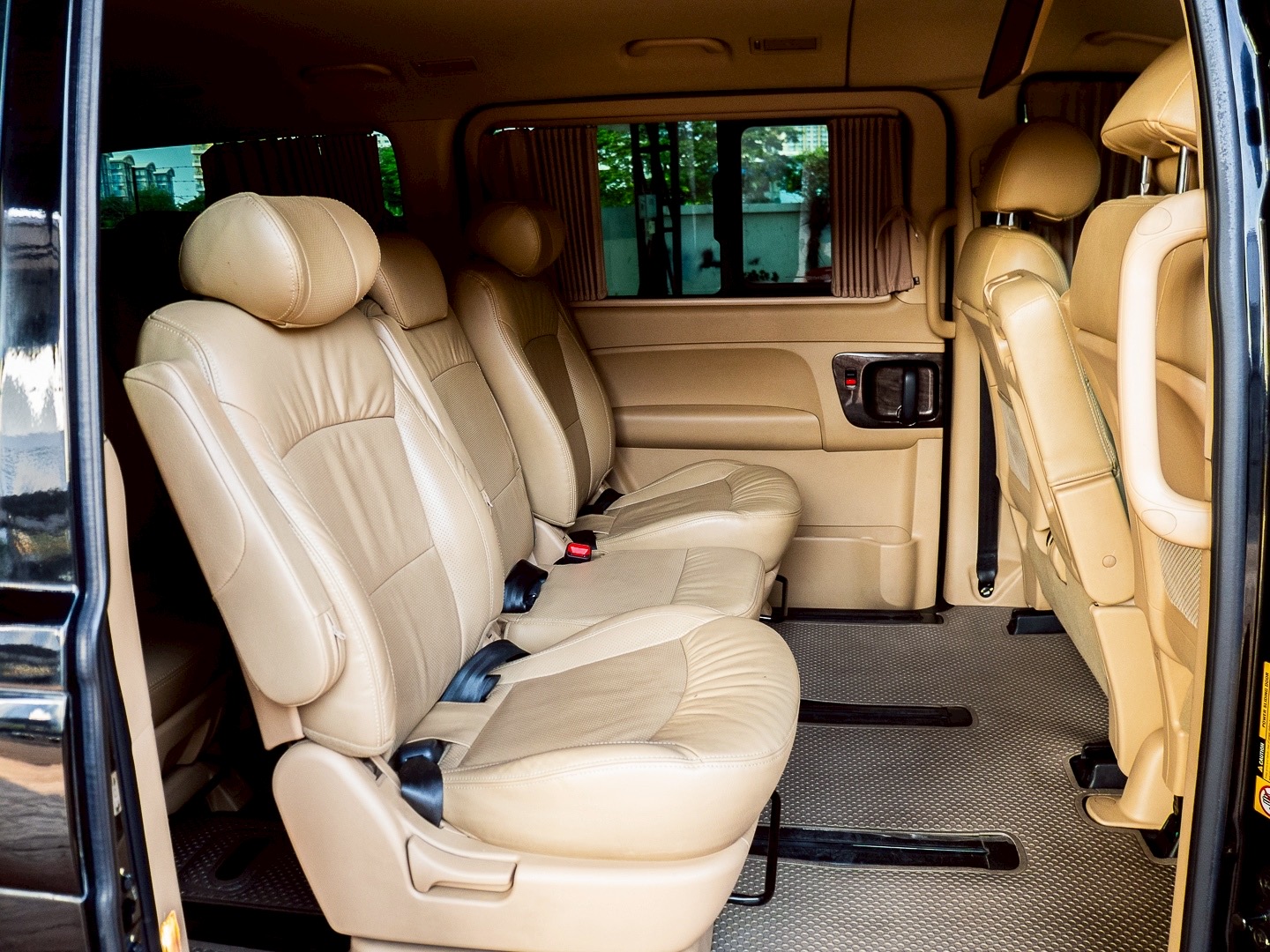 2018 Hyundai H-1 สีดำ (รูปที่ 14)