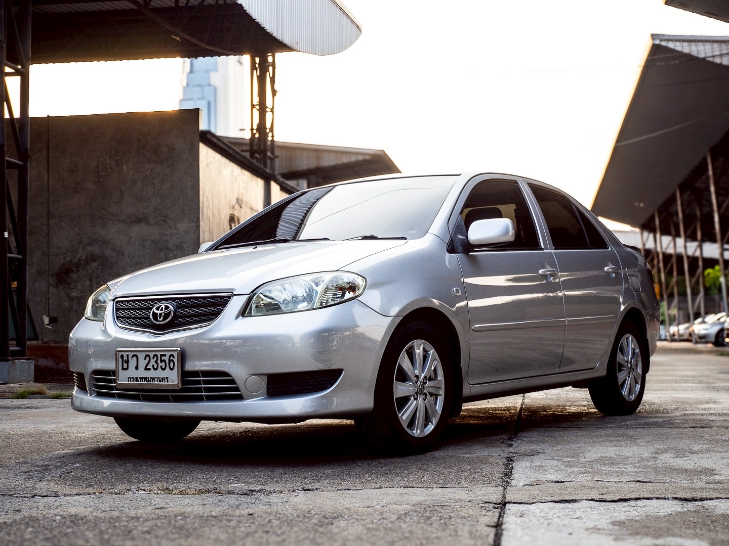 2004 Toyota IVORY 2.4 สีเทา