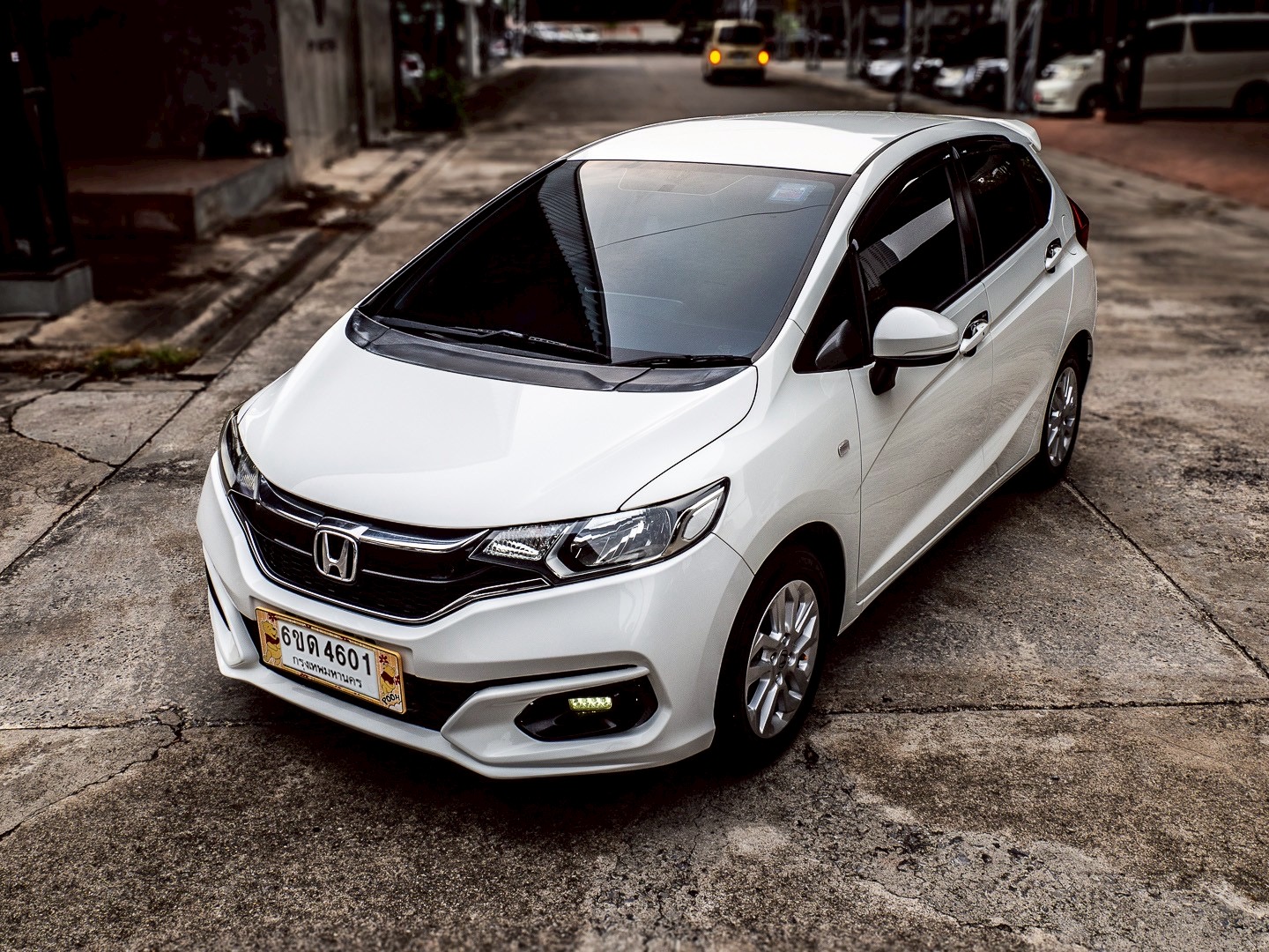 2021 Honda Jazz GK สีขาว (รูปที่ 16)