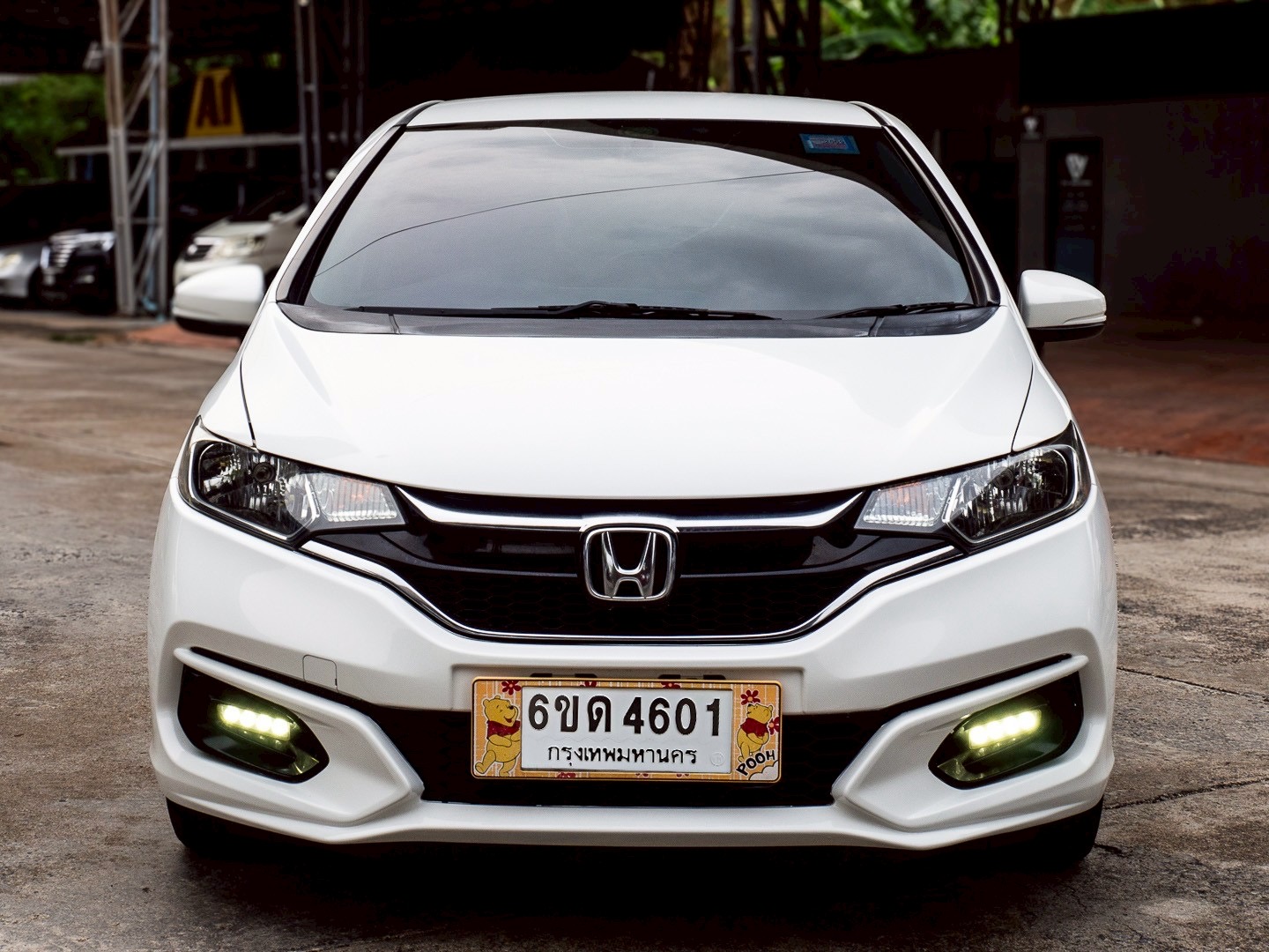 2021 Honda Jazz GK สีขาว (รูปที่ 2)