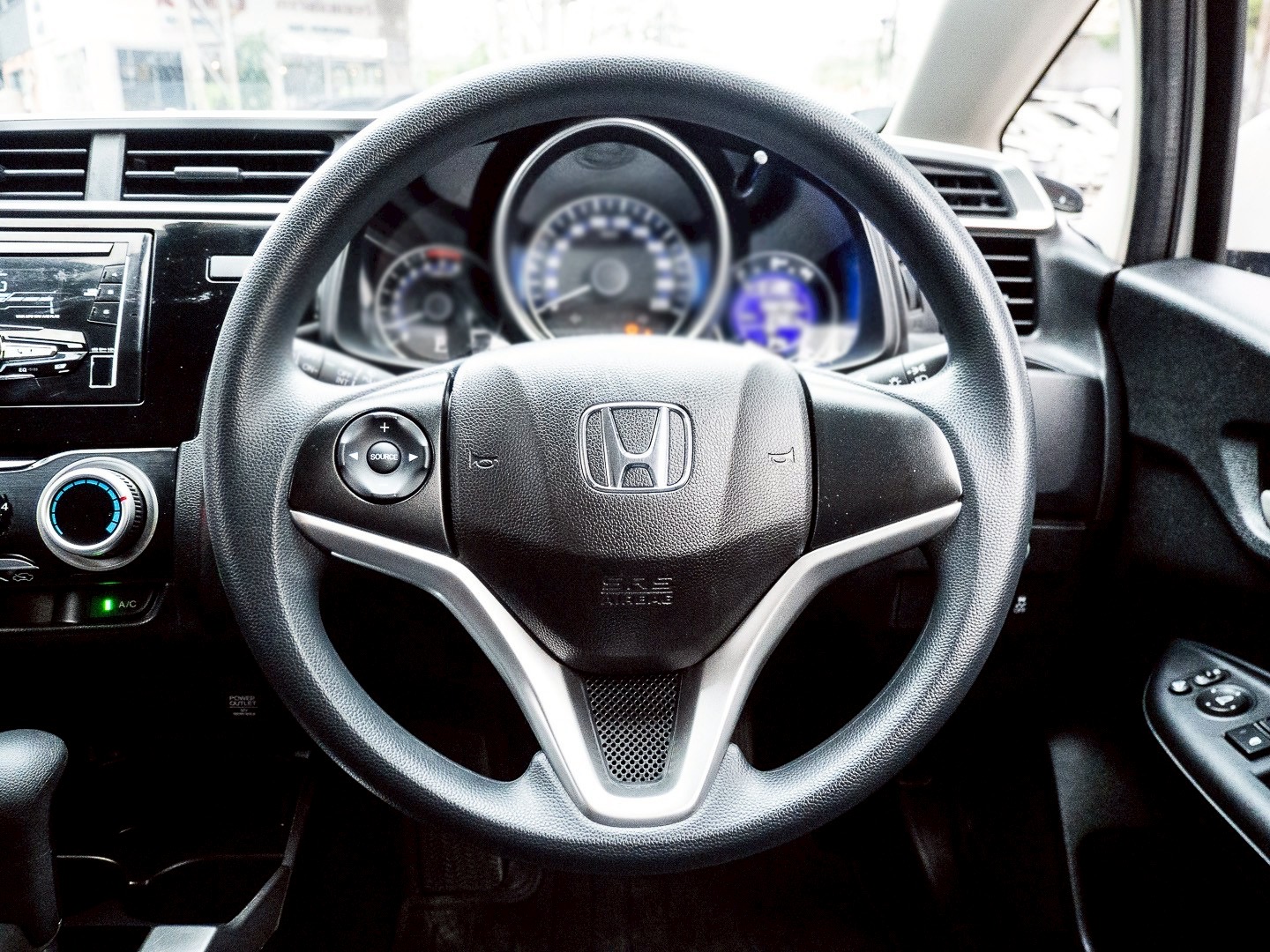 2021 Honda Jazz GK สีขาว (รูปที่ 18)