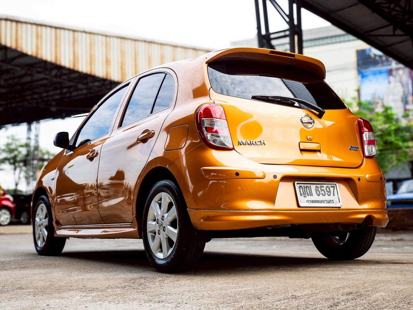 2011 Nissan March สีส้ม (รูปที่ 15)