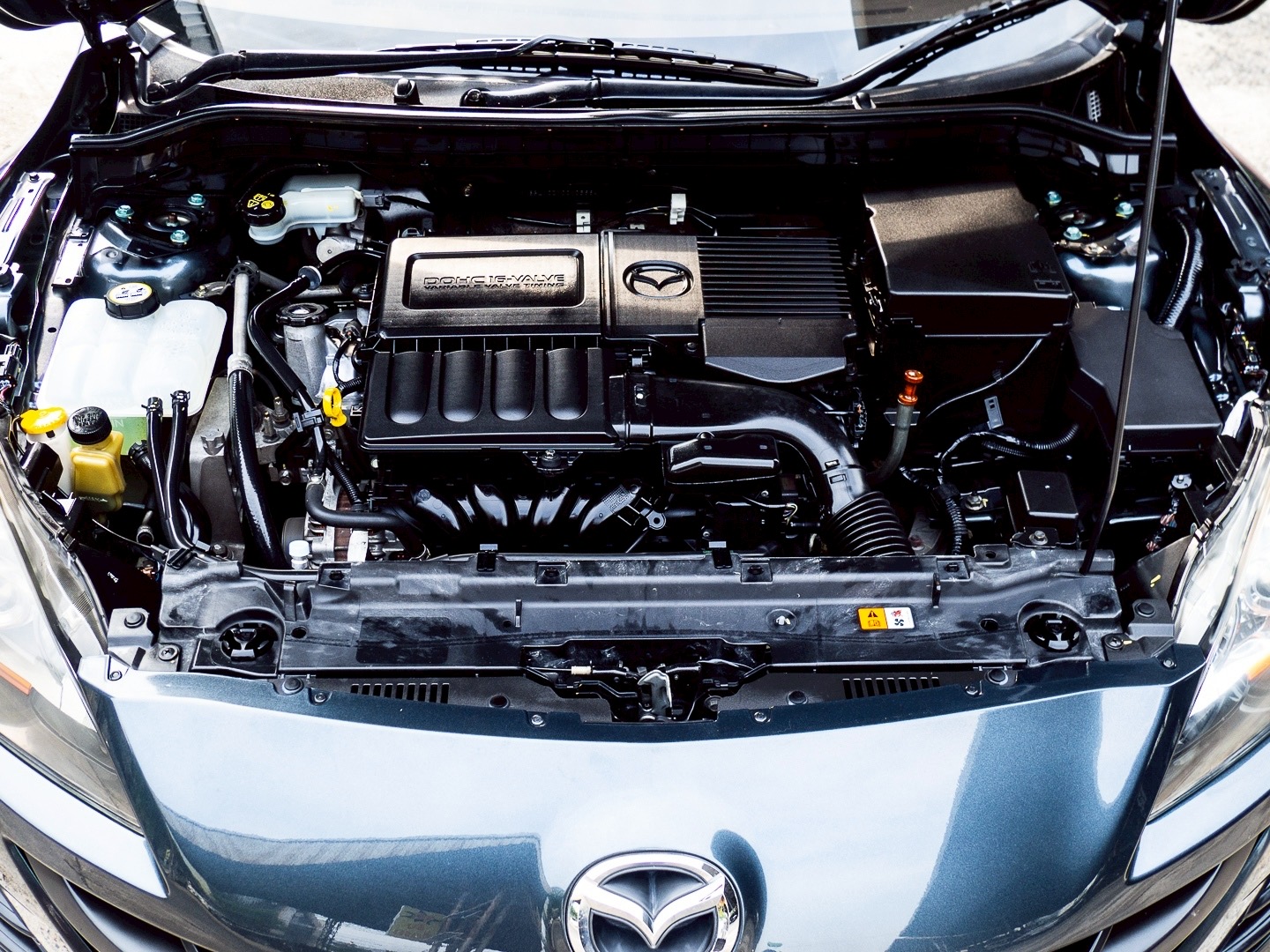 2012 Mazda 3 สีเทา (รูปที่ 19)