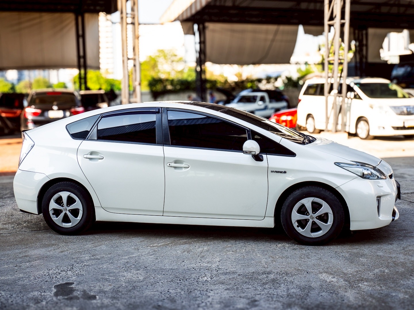 2012 Toyota Prius สีขาว (รูปที่ 5)