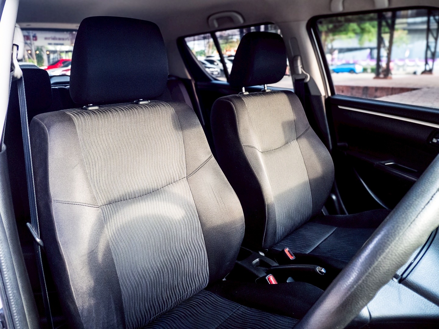 2014 Suzuki Swift สีเทา (รูปที่ 11)