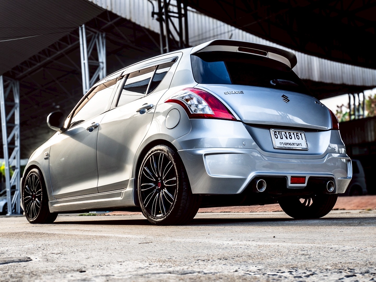 2014 Suzuki Swift สีเทา (รูปที่ 5)