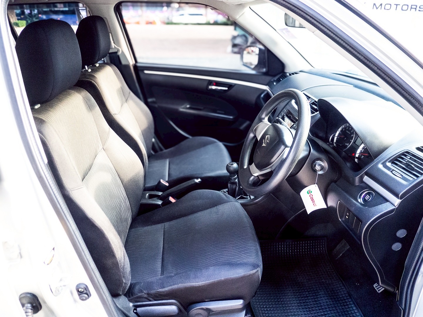 2014 Suzuki Swift สีเทา (รูปที่ 10)