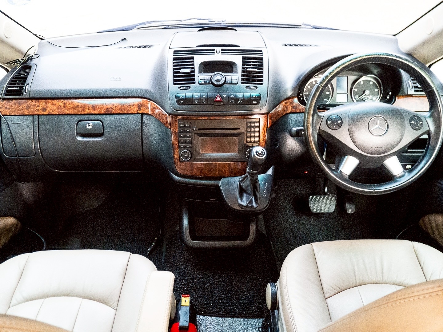 2012 Mercedes-Benz VIANO 3.0 CDI สีน้ำตาล (รูปที่ 9)