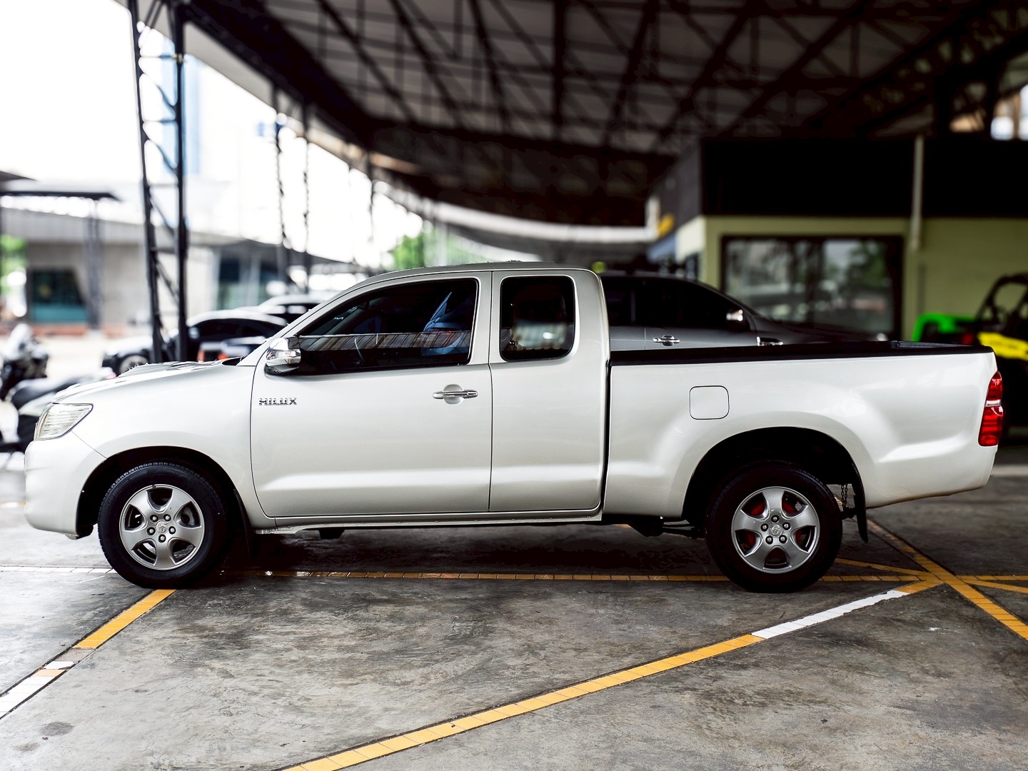2013 Toyota Hilux Vigo Extra cab สีน้ำตาล (รูปที่ 3)