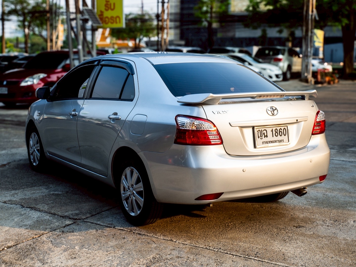 2011 Toyota Vios สีเทา (รูปที่ 4)