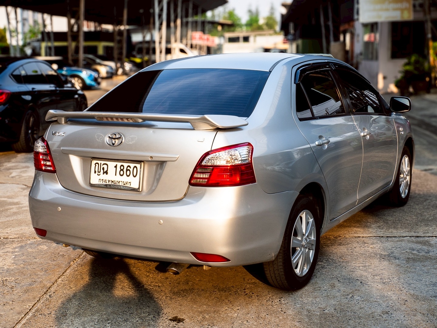 2011 Toyota Vios สีเทา (รูปที่ 6)