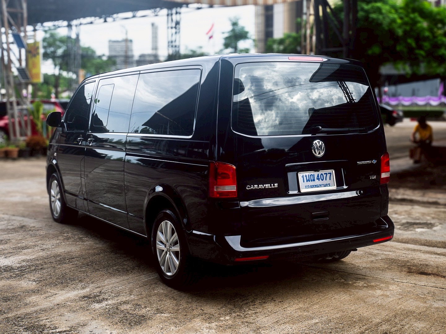2014 Volkswagen Transporter (Caravelle) Caravelle สีดำ (รูปที่ 4)