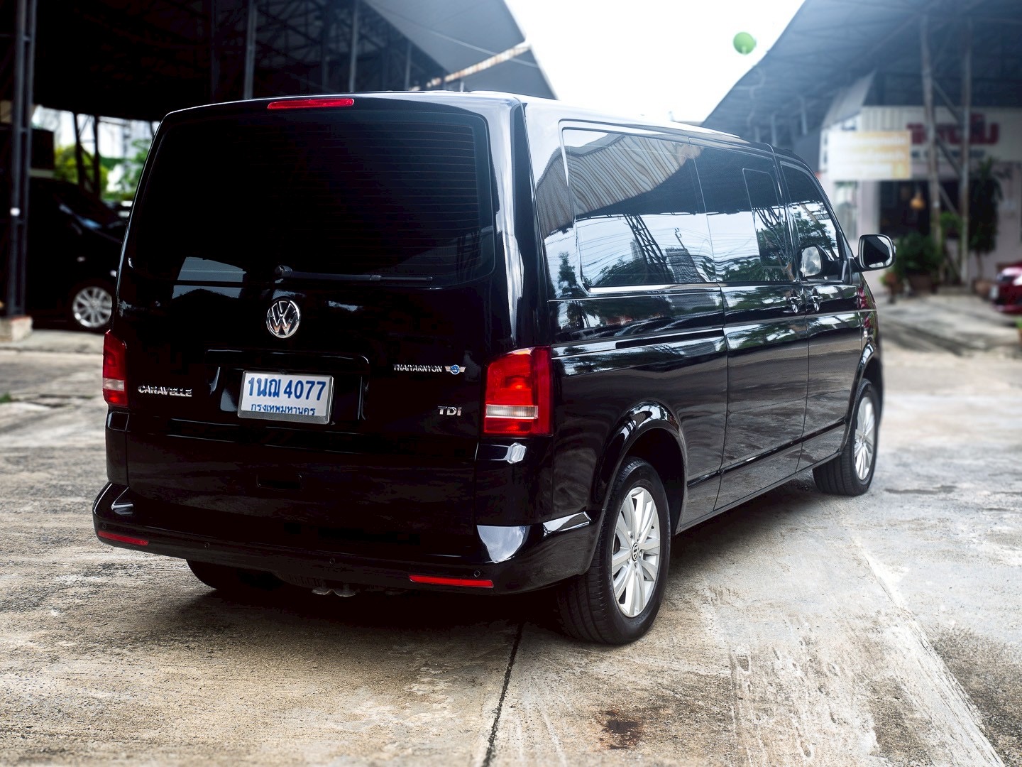2014 Volkswagen Transporter (Caravelle) Caravelle สีดำ (รูปที่ 6)
