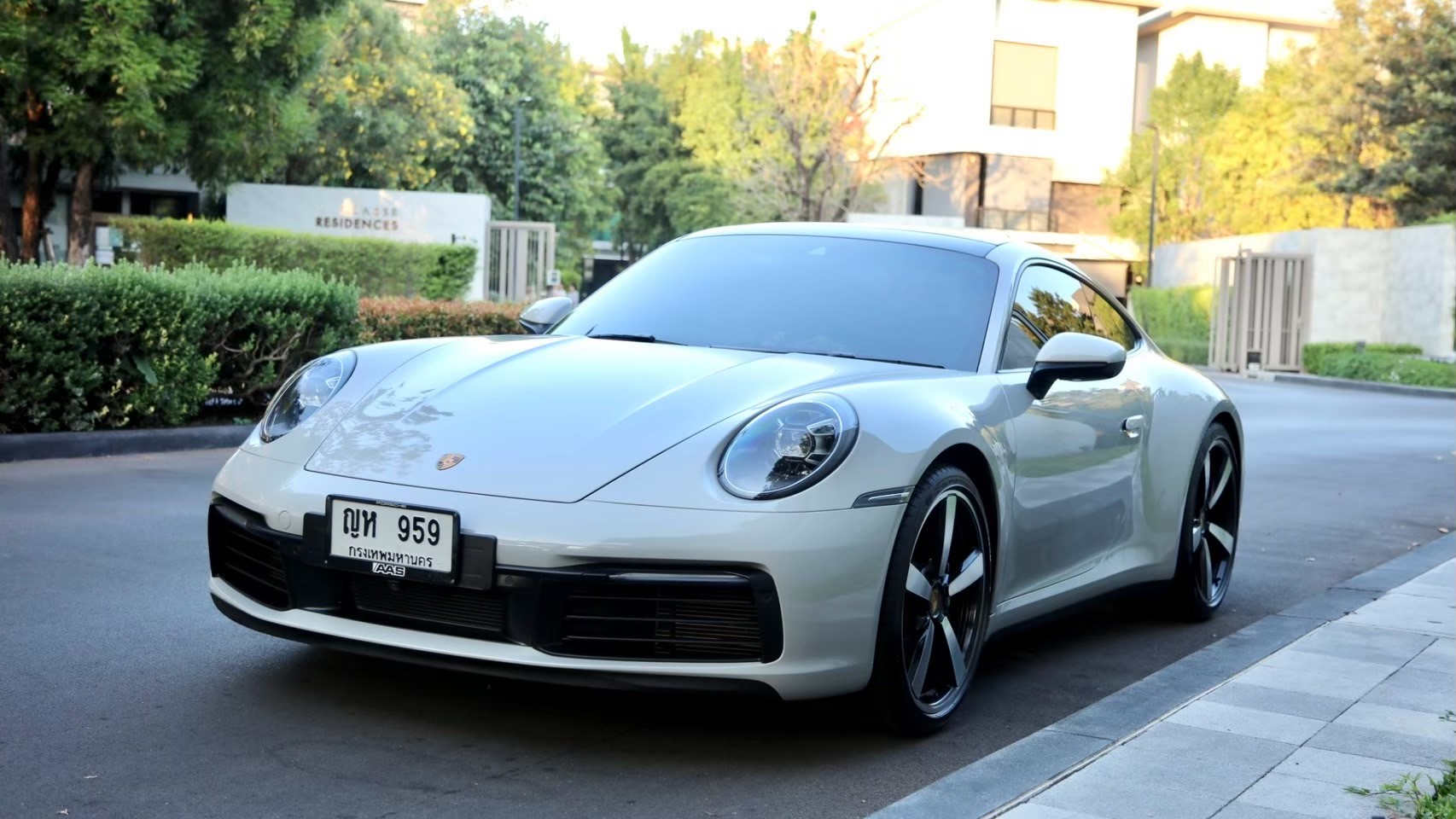 2023 Porsche 992 CARRERA 4 สีเทา (รูปที่ 2)